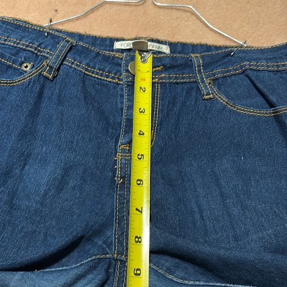 Forever 21 Ladies/Teens Soft Denim Jeggings. Size 27 - Picture 8 of 9